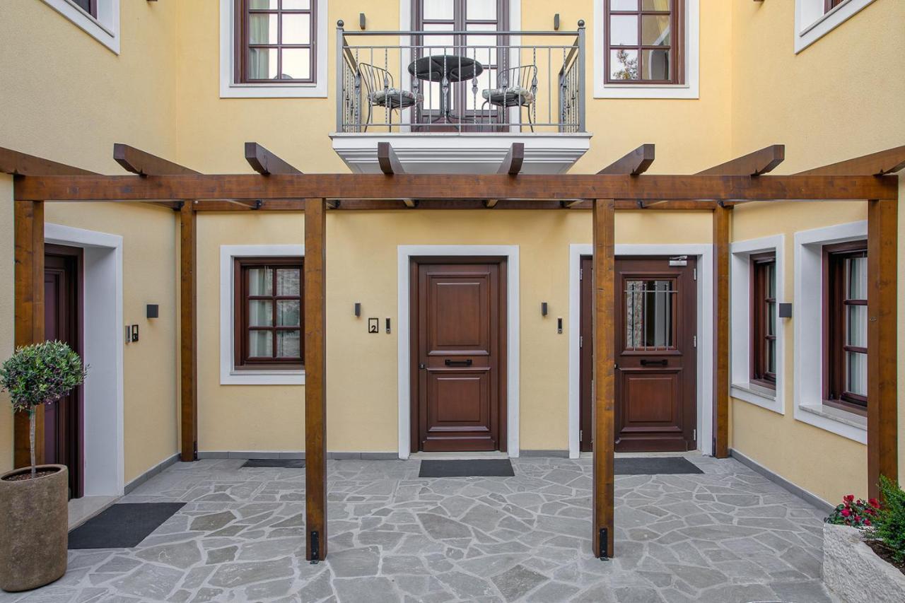Petrou Suites Ioannina Exterior photo